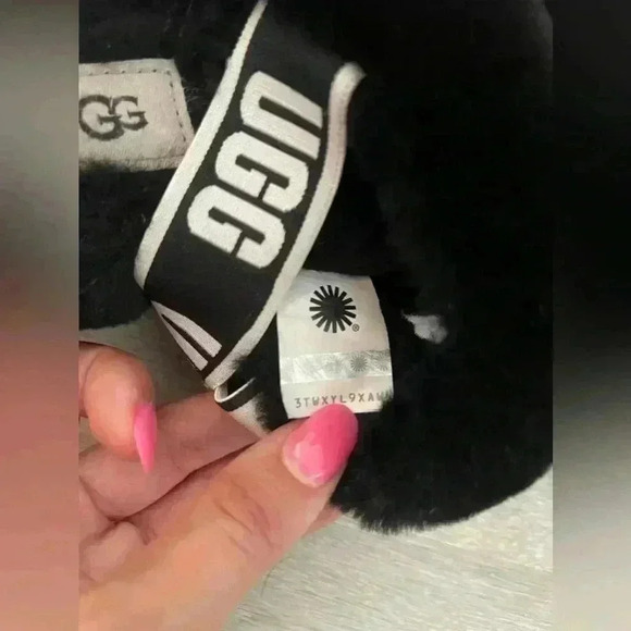 UGG Oh Yeah Slide in Fluff Sandal 8 - Picture 6 of 11